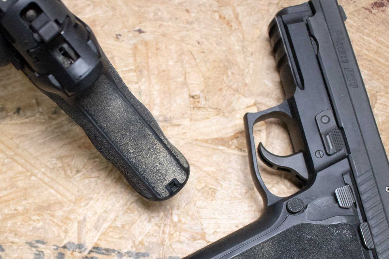SIG SAUER P229R 9mm DA/SA Police Trade-In Pistols (Fair Condition)